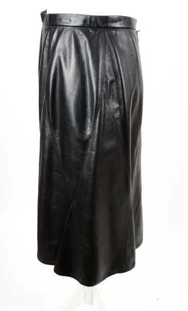 CHANEL
Jupe Chanel en cuir noir d'agneau,...