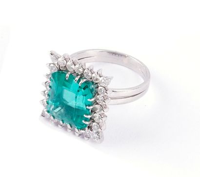 OR 18K, TOURMALINE, DIAMANTS
Bague en or...