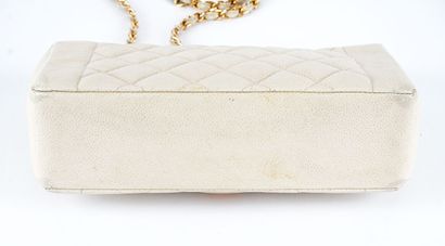 CHANEL
Chanel bag with shoulder strap, Diana...