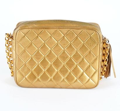 CHANEL
Chanel Camera shoulder bag in bronze...