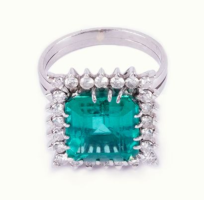 OR 18K, TOURMALINE, DIAMANTS
Bague en or...