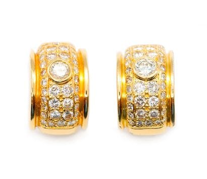 OR 18K, DIAMANTS / 18K GOLD, DIAMONDS
Boucles...