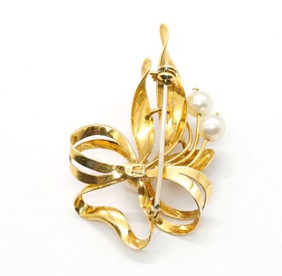 OR 18K, PERLES / 18K GOLD, PEARLS
Broche...