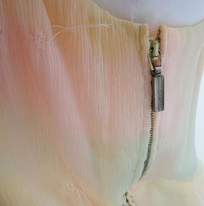 CHANEL
Ensemble Chanel de couleurs pastel...