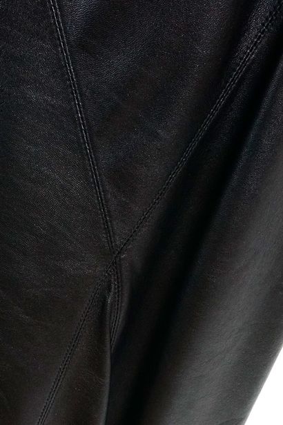 CHANEL
Jupe Chanel en cuir noir d'agneau,...