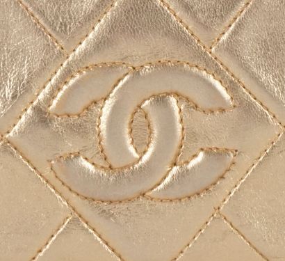 CHANEL
Chanel Camera shoulder bag in gold...