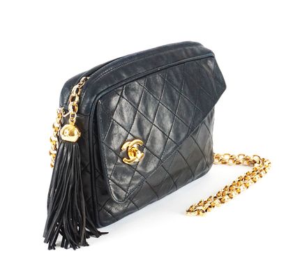 CHANEL
Chanel Camera shoulder bag in black...