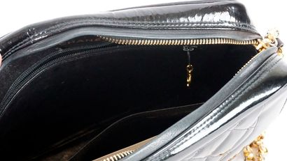CHANEL
Chanel Camera shoulder bag in black...