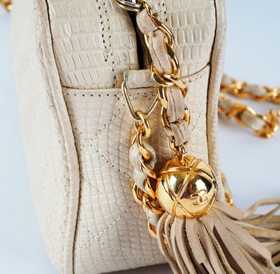 CHANEL
Chanel Camera shoulder bag in beige...