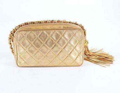 CHANEL
Chanel Camera shoulder bag in gold...