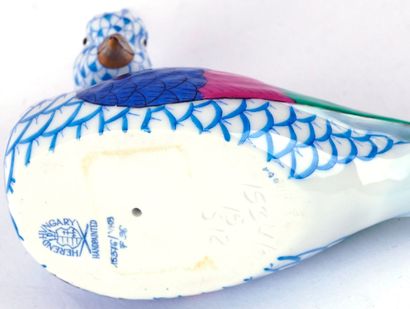 HEREND 
Lot de sept (7) figurines en porcelaine...