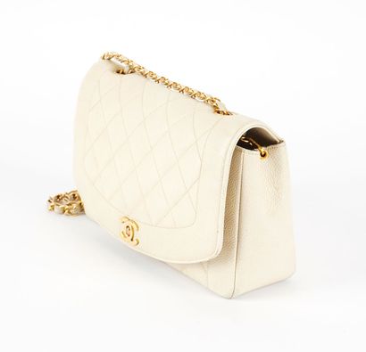 CHANEL
Chanel bag with shoulder strap, Diana...
