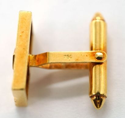 OR 18K, DIAMANT / 18K GOLD, DIAMOND
Boutons...