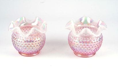 FENTON
Deux (2) vase Fenton en verre carnival...