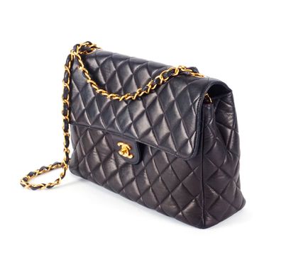 CHANEL
Chanel Jumbo shoulder bag in dark...