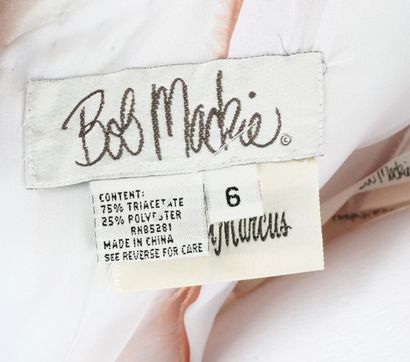 BOB MACKIE
Robe longue de bal de la marque...