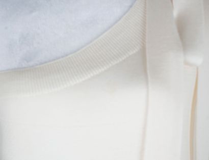 CHANEL
Robe Chanel, de couleur crème, 100%...
