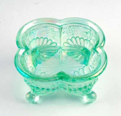 VERRE CARNIVAL
Vases, bols et une coupe en...