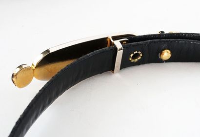 JUDITH LEIBER
Quatre (4) ceintures ajustatables...