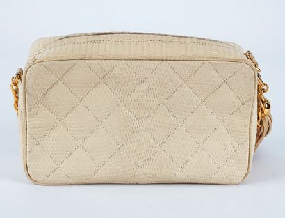 CHANEL
Chanel Camera shoulder bag in beige...