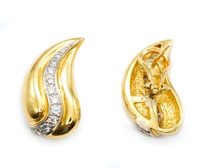 OR 18K, DIAMANTS / 18K GOLD, DIAMONDS
Boucles...