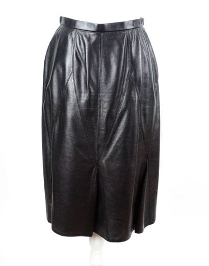 CHANEL
Jupe Chanel en cuir noir d'agneau,...