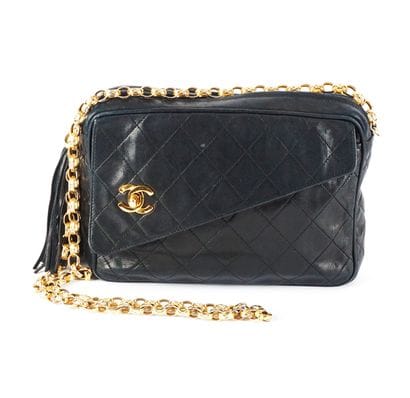 CHANEL
Chanel Camera shoulder bag in black...