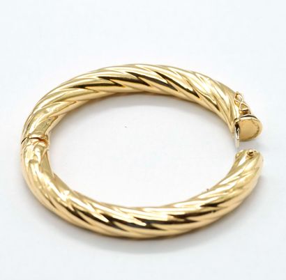 OR 14K / 14K GOLD
Bracelet rigide ouvrant...
