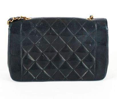 CHANEL DIANA
Chanel shoulder bag, Diana model...