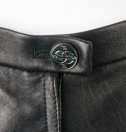 CHANEL
Jupe Chanel en cuir noir d'agneau,...