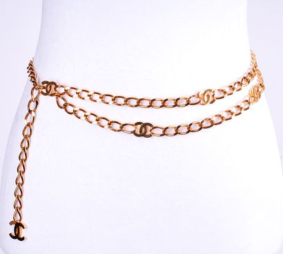 CHANEL
Chanel gold tone chain belt with CC...