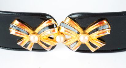 JUDITH LEIBER
Quatre (4) ceintures ajustables...