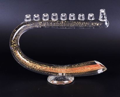 JUDAICA
Menorah en cristal sculpté à décors...