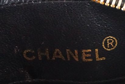 CHANEL
Chanel Camera shoulder bag in black...