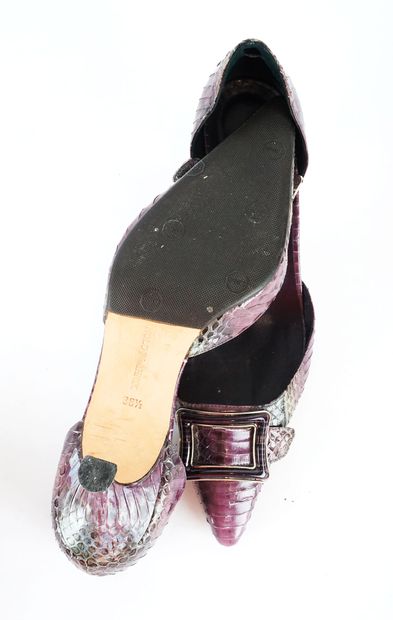 MANOLO BLAHNIK
Quatre (4) paires de chaussures...