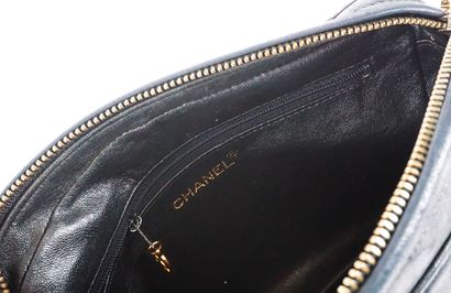 CHANEL
Chanel Camera shoulder bag in black...