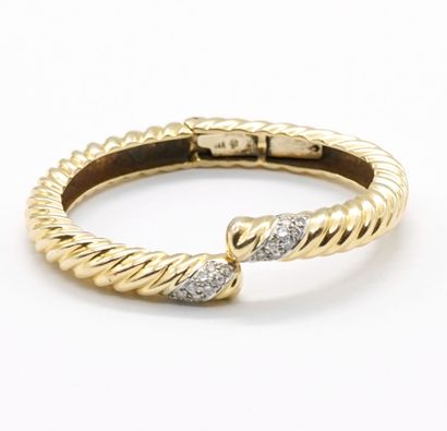 OR 14K, DIAMANTS / 14K GOLD, DIAMONDS
Bracelet...