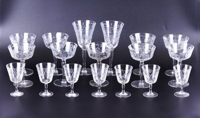 CRISTAL
Lot de verres en cristal à décors...