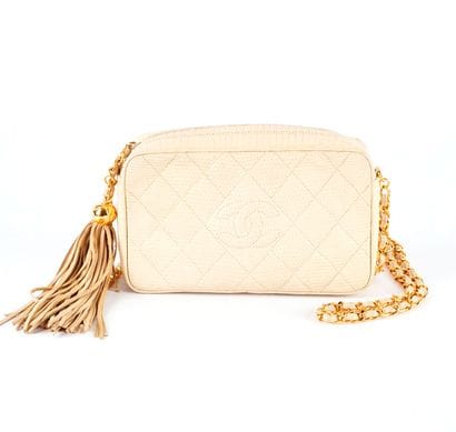 CHANEL
Chanel Camera shoulder bag in beige...
