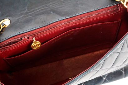 CHANEL DIANA
Chanel shoulder bag, Diana model...