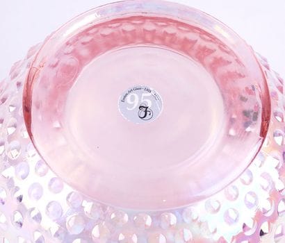 FENTON
Deux (2) vase Fenton en verre carnival...