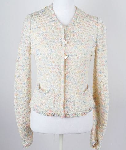 CHANEL
Veste tricot Chanel de couleur blanche.
Taille:...