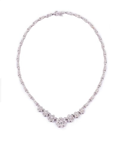 OR 18K, DIAMANTS / 18K GOLD, DIAMONDS
Collier...
