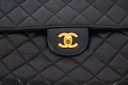 CHANEL
Chanel Jumbo shoulder bag in dark...
