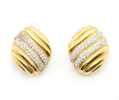 OR 18K, DIAMANTS / 18K GOLD, DIAMONDS
Boucles...