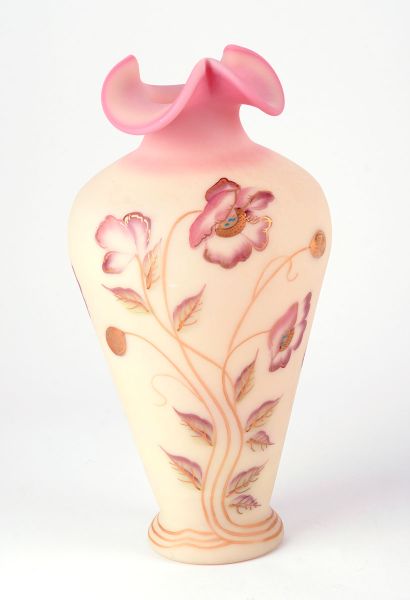 FENTON 
Ensemble Fenton en verre Birman peint...