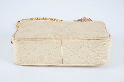 CHANEL
Chanel Camera shoulder bag in beige...