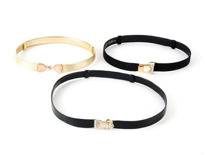 JUDITH LEIBER
Trois (3) ceintures ajustables...