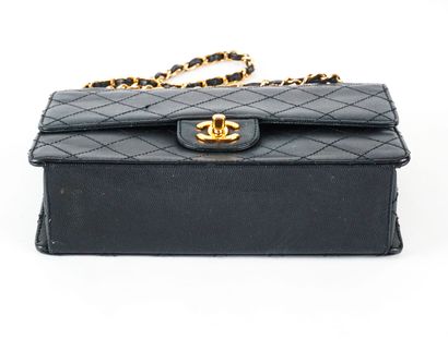 CHANEL
Chanel Timeless double shoulder bag...