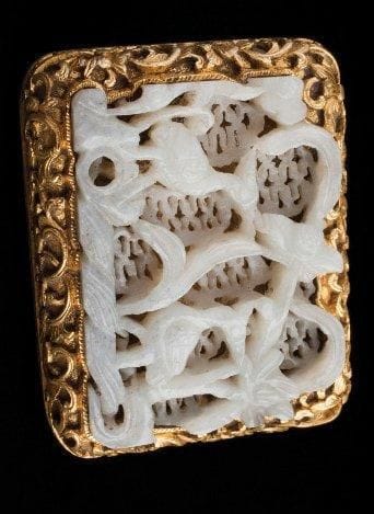 FINE ET ANTIQUE BOUCLE DE CEINTURE EN JADE...